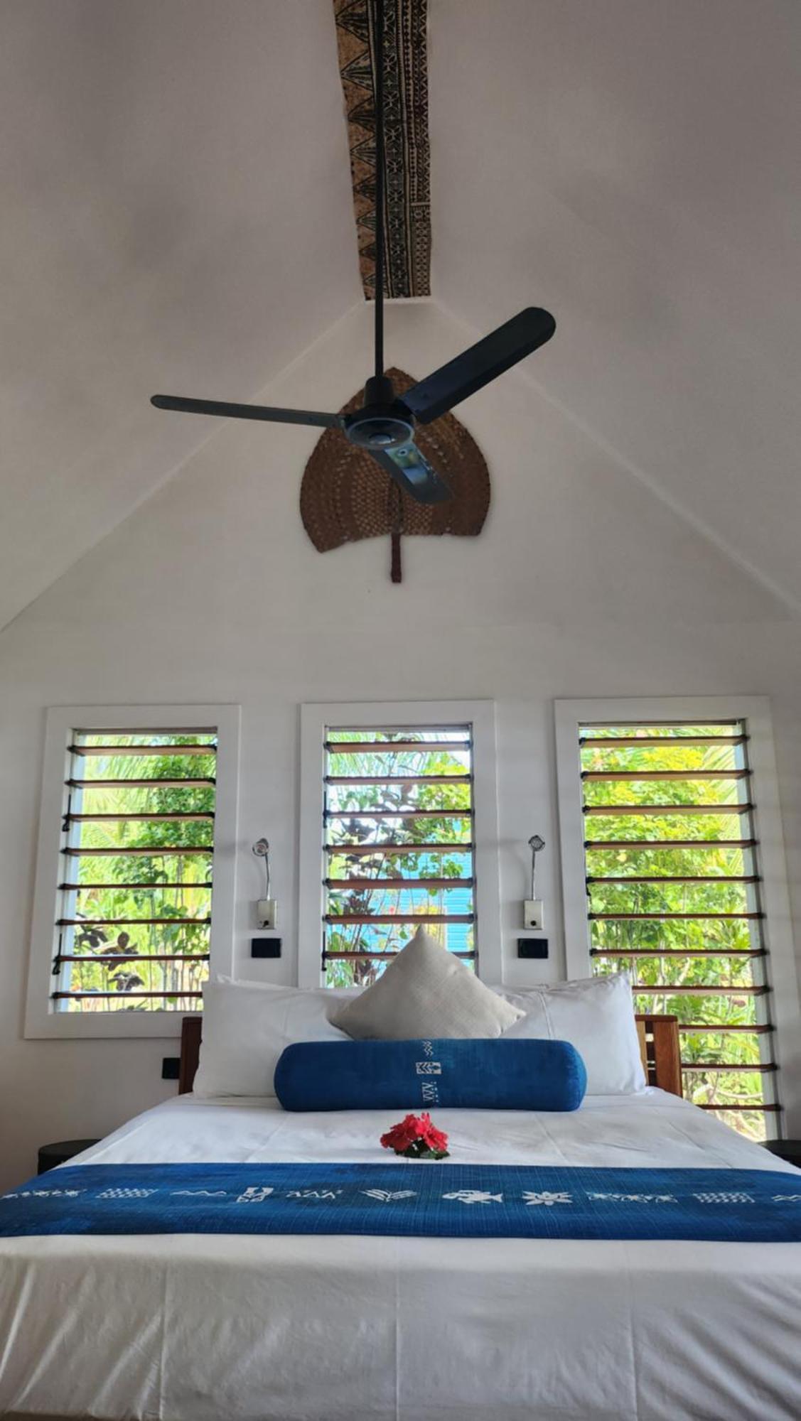 Oarsman'S Bay Lodge Naisisili エクステリア 写真