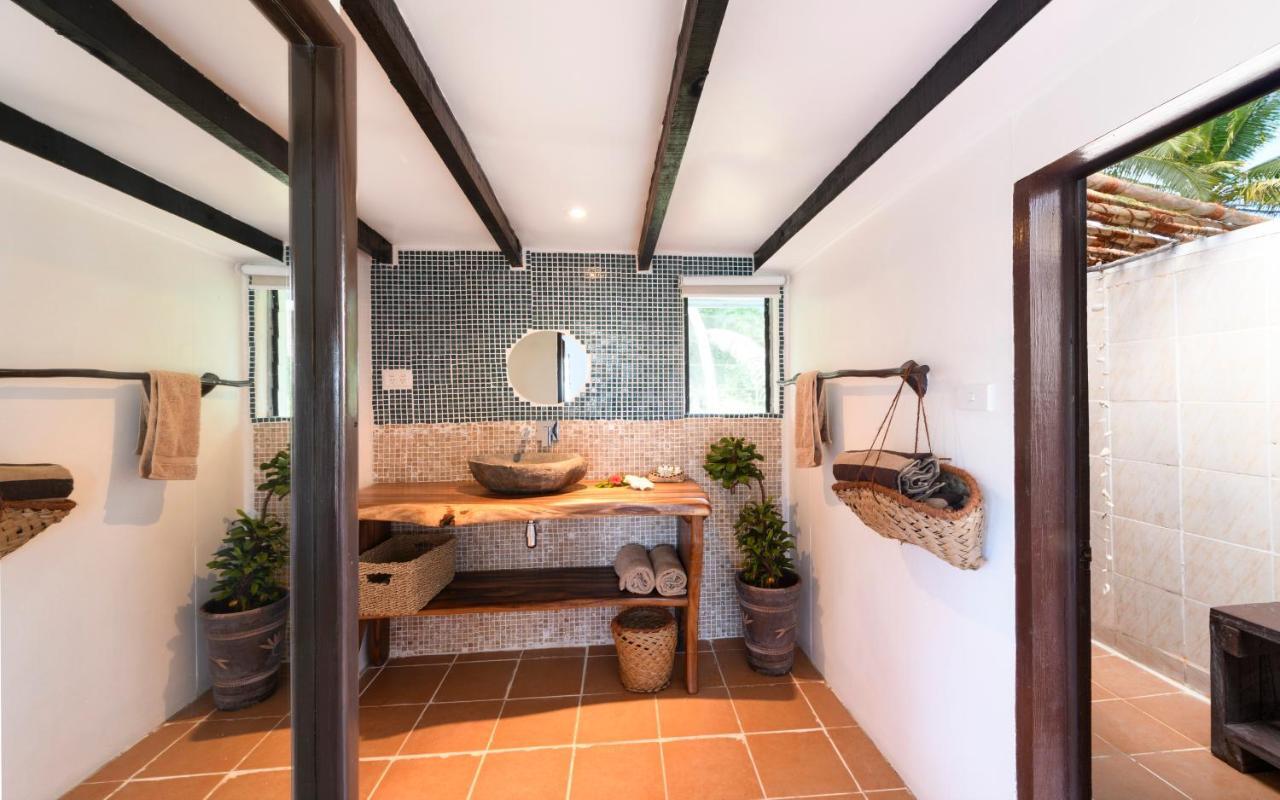 Oarsman'S Bay Lodge Naisisili エクステリア 写真